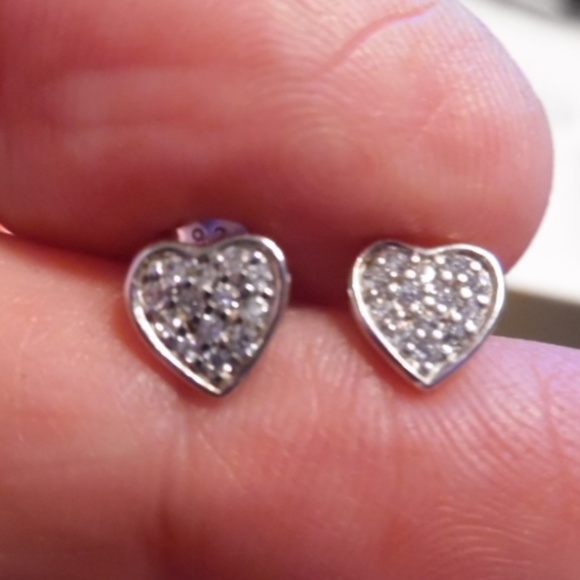 yes Jewelry - Yes Sterling Silver  Cz Heart Stud Earrings